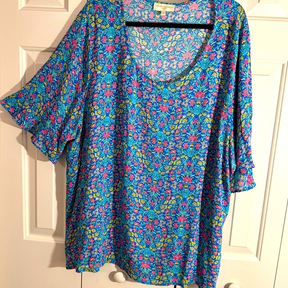 Woman’s lightweight top